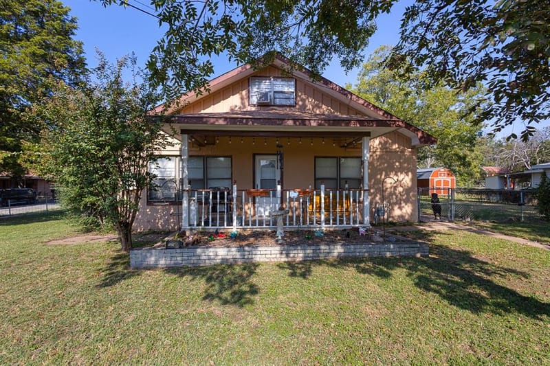 301 W Nelson Street, Bowie TX 76230 - Photo 24