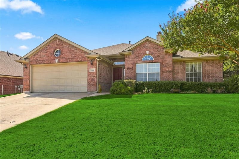 2806 Warwick Drive, Corinth TX 76210