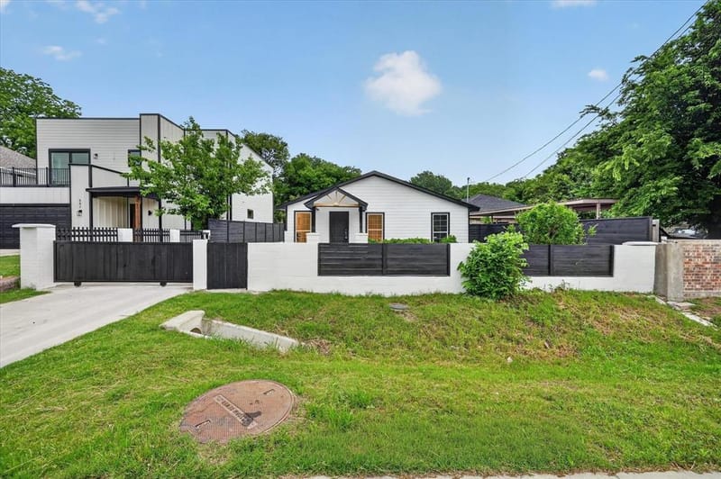 538 Pemberton Hill Road, Dallas TX 75217