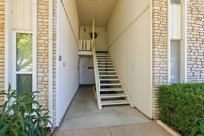 4211 Fairway Drive, Granbury TX 76049 - Photo 5