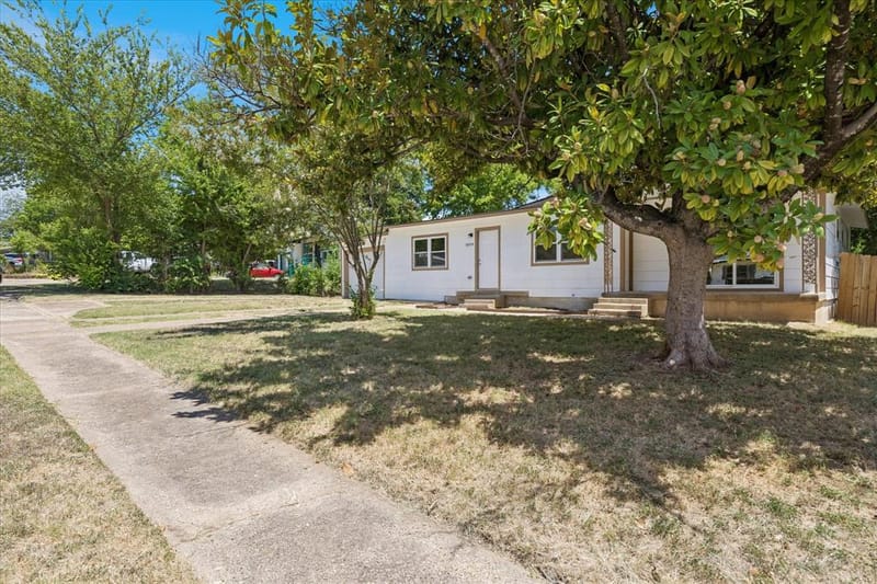 5054 Corrigan Court, Dallas TX 75241 - Photo 23