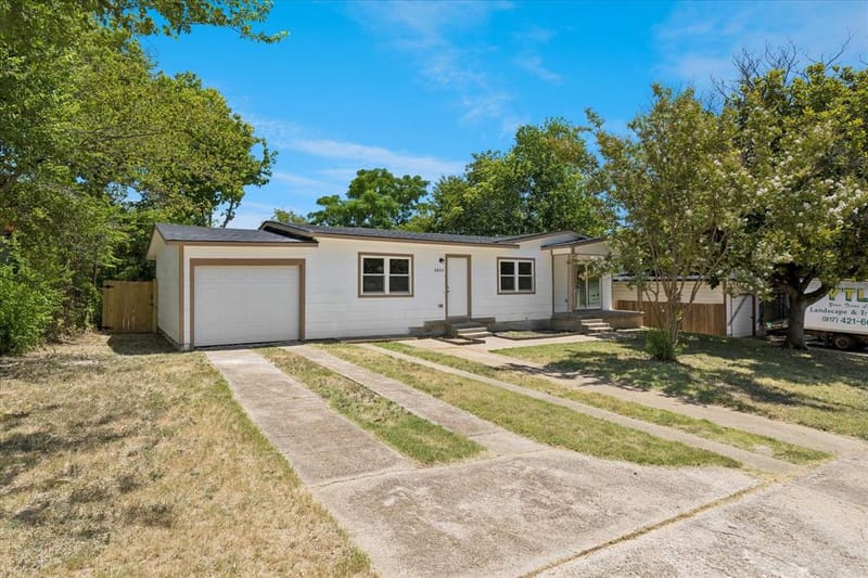 5054 Corrigan Court, Dallas TX 75241 - Photo 2