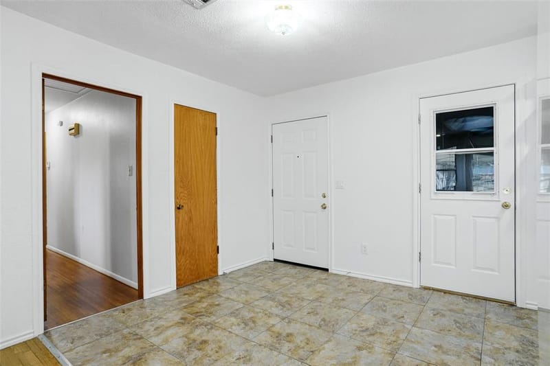 513 Kelly Terrace, Arlington TX 76010 - Photo 6