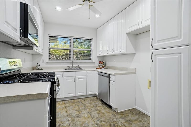 513 Kelly Terrace, Arlington TX 76010 - Photo 9