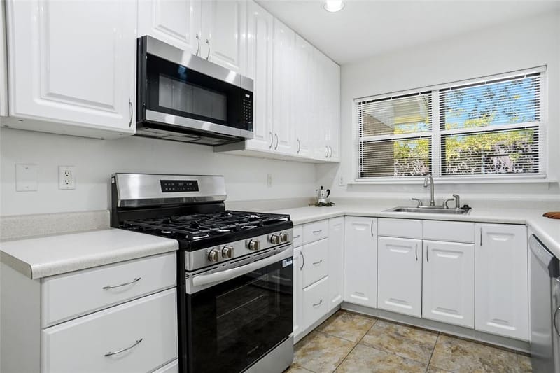 513 Kelly Terrace, Arlington TX 76010 - Photo 10