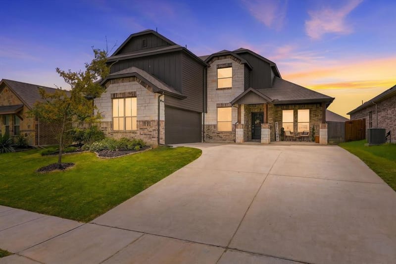 401 Llano Lane, Red Oak TX 75154