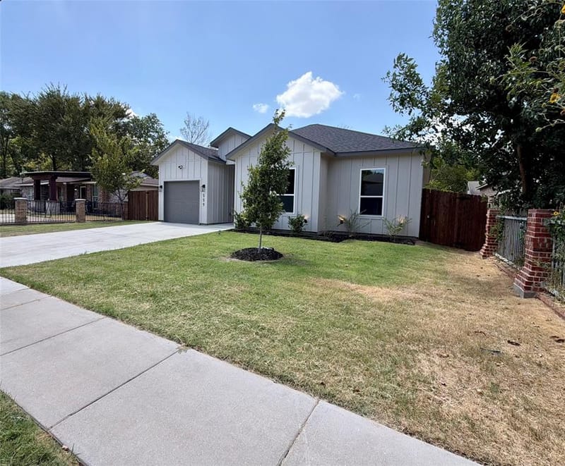 559 Pleasant Vista Drive, Dallas TX 75217 - Photo 3