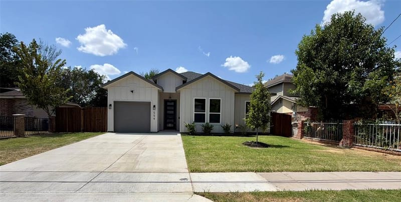 559 Pleasant Vista Drive, Dallas TX 75217