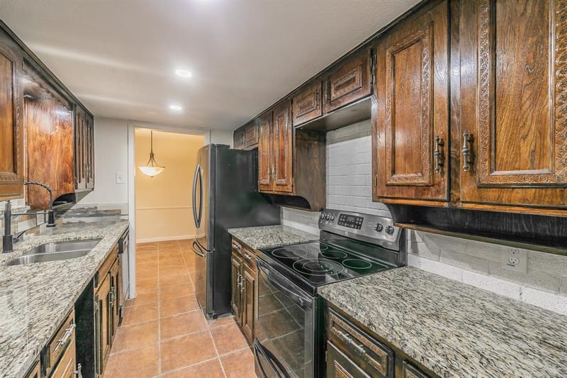 2807 Summit View Drive, Bedford TX 76021 - Photo 14