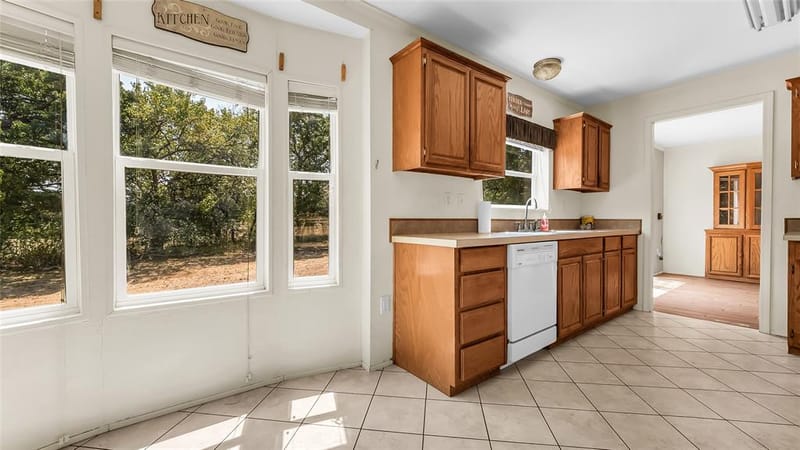 1210 E Texas Street, Denison TX 75021 - Photo 8