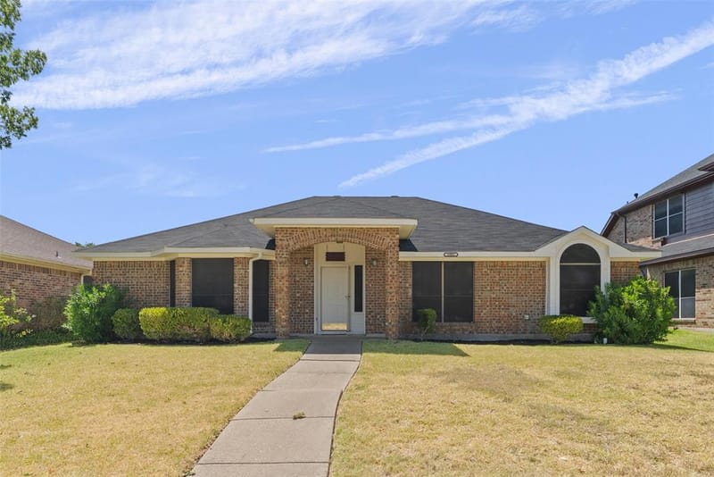 1001 Creek Valley Road, Mesquite TX 75181