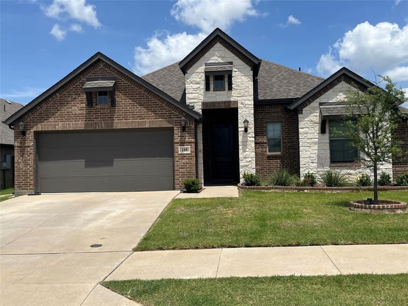 118 Jazlyn Drive, Keene TX 76059
