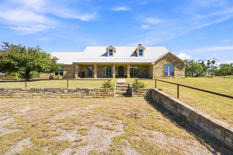 4350 Village Bend Road, Mineral Wells TX 76067 - Photo 2