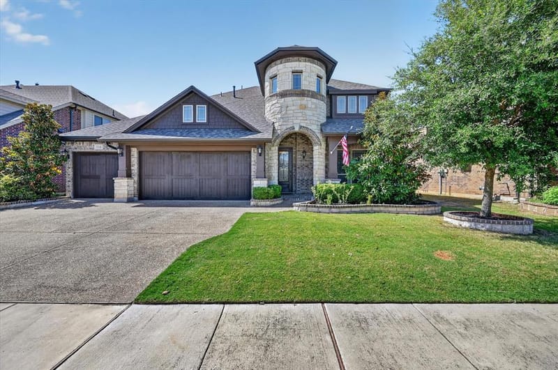 316 Jernigan Drive, Euless TX 76040 - Photo 2