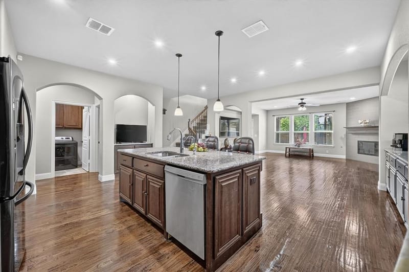316 Jernigan Drive, Euless TX 76040 - Photo 9