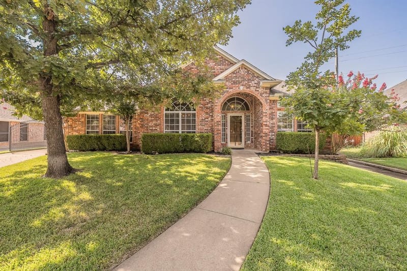 8152 Vine Wood Drive, North Richland Hills TX 76182