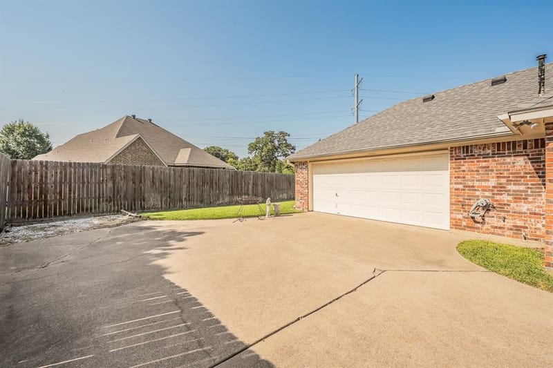 8152 Vine Wood Drive, North Richland Hills TX 76182 - Photo 38