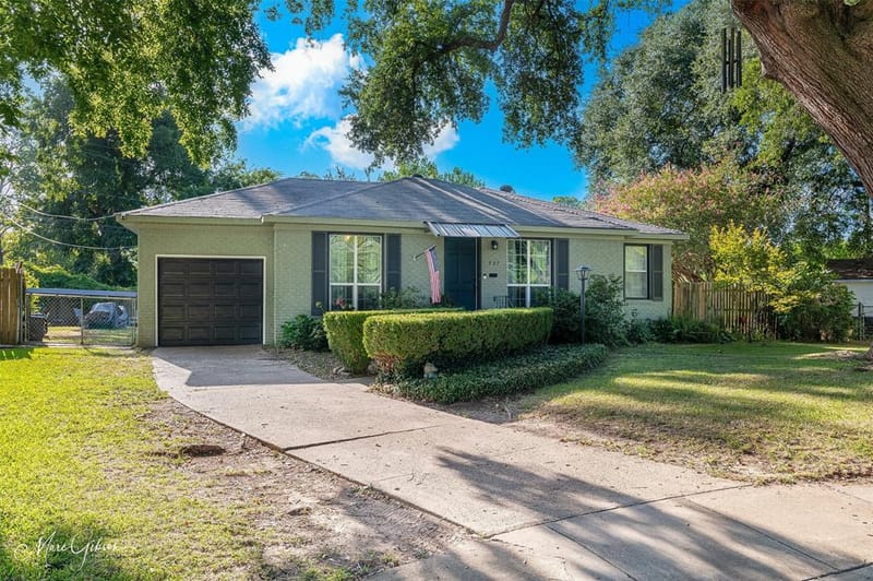 327 Mccormick Street, Shreveport LA 71104 - Photo 2