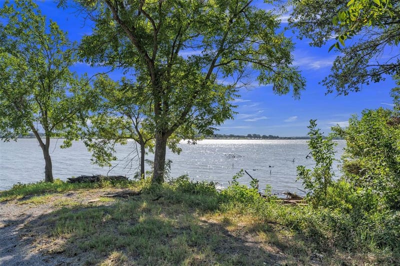 2453 S Valley Ridge Drive, Granbury TX 76048 - Photo 3