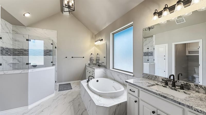 3709 Tremont Lane, Granbury TX 76049 - Photo 18