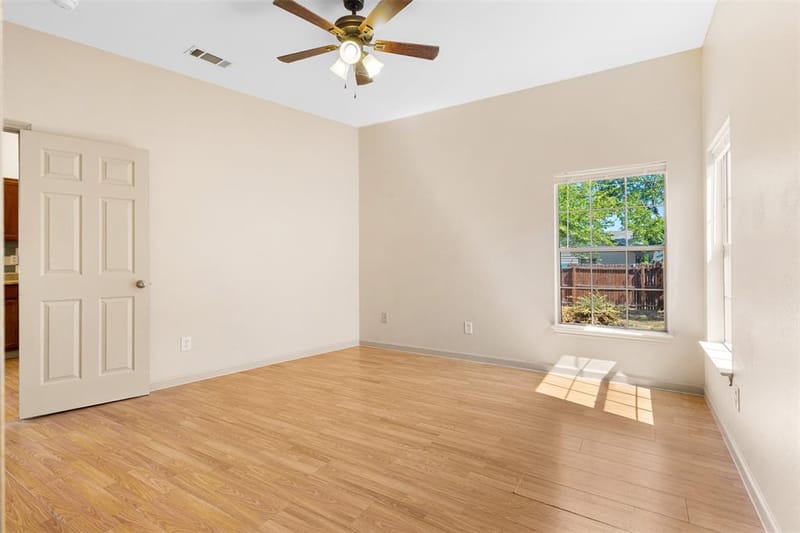 1235 E Leuda Street, Fort Worth TX 76104 - Photo 12