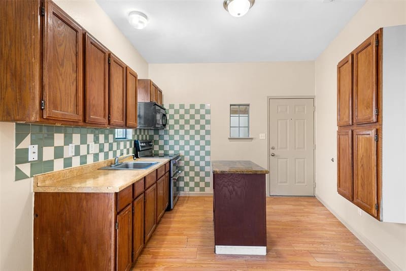 1235 E Leuda Street, Fort Worth TX 76104 - Photo 8