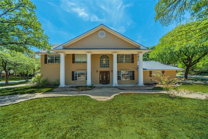 1202 Driftwood Drive, Euless TX 76040