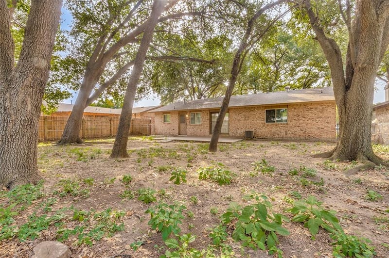 1902 Glenwick Lane, Irving TX 75060 - Photo 10