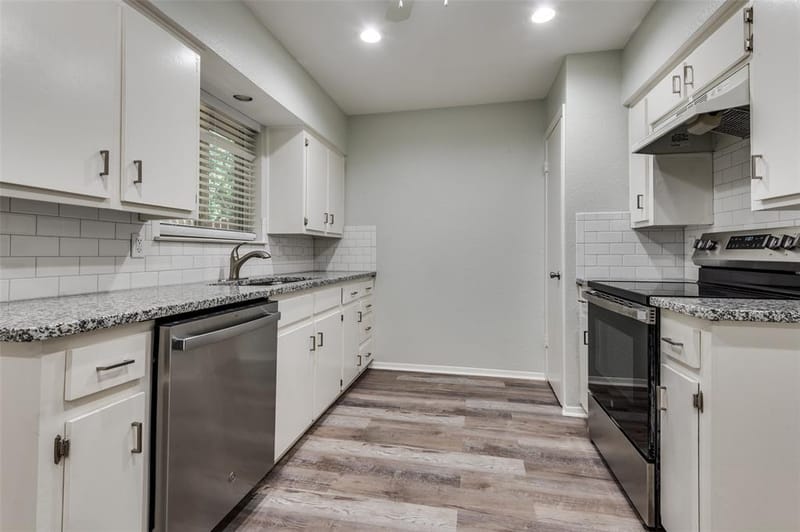 1902 Glenwick Lane, Irving TX 75060 - Photo 4