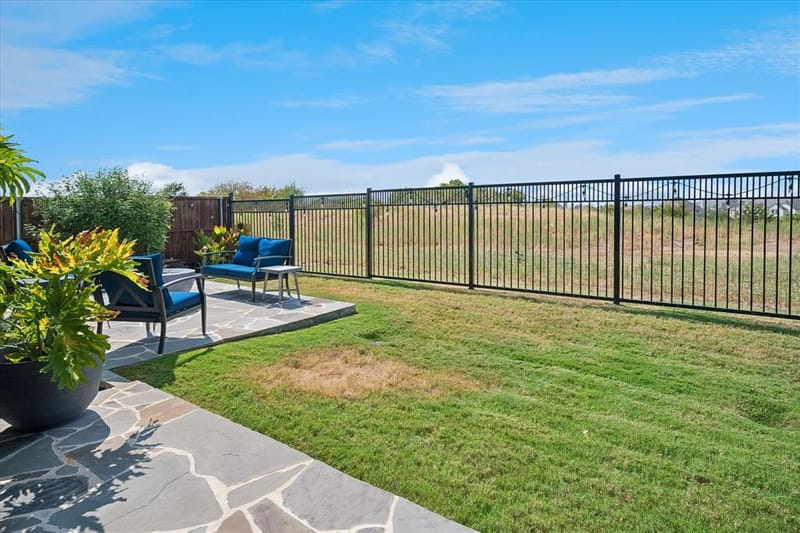 1737 Clem Castle Drive, Carrollton TX 75010 - Photo 8