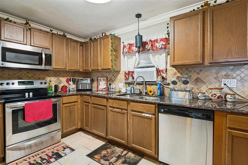 3802 Yellowstone Street, Irving TX 75062 - Photo 9