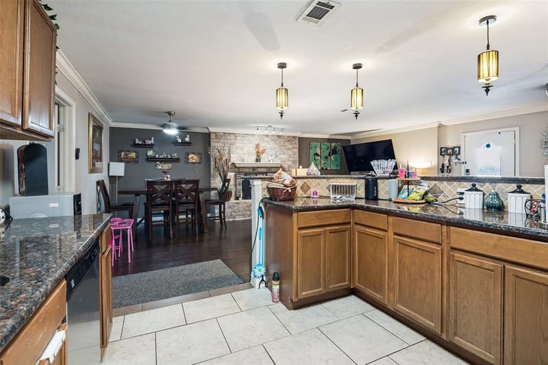 3802 Yellowstone Street, Irving TX 75062 - Photo 10