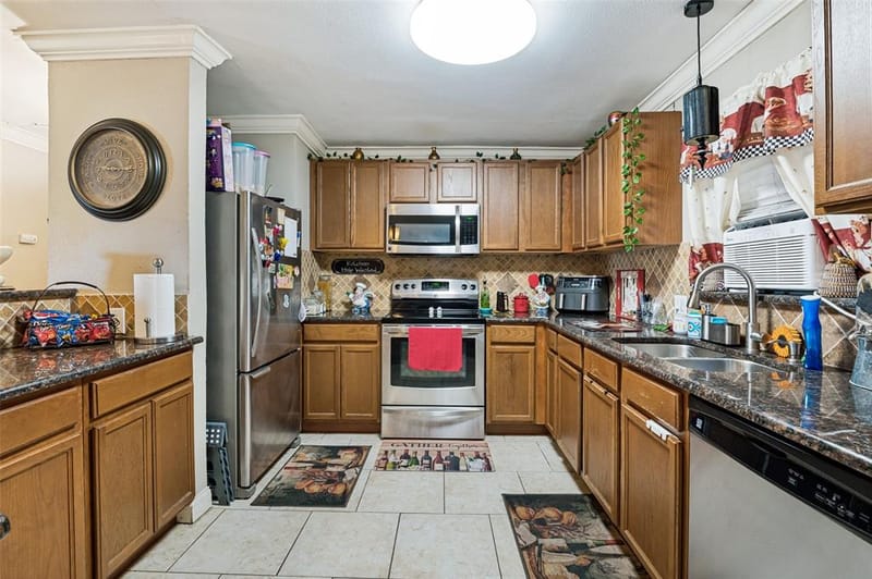 3802 Yellowstone Street, Irving TX 75062 - Photo 8