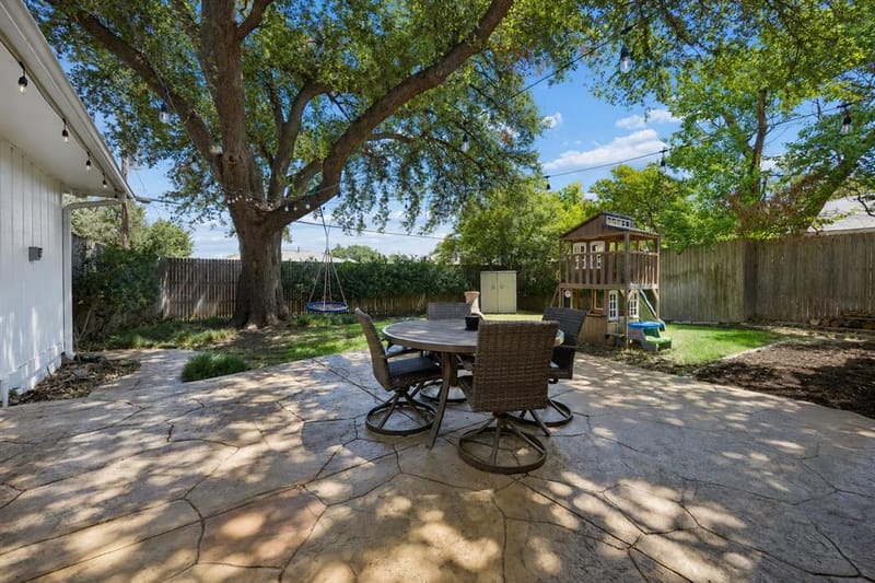 9435 Hunters Creek Drive, Dallas TX 75243 - Photo 32