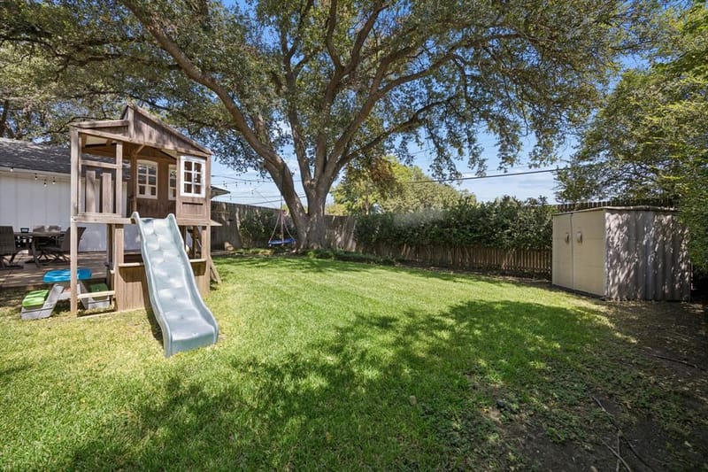 9435 Hunters Creek Drive, Dallas TX 75243 - Photo 34