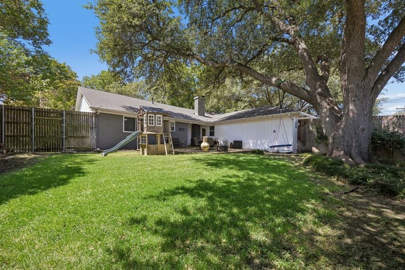 9435 Hunters Creek Drive, Dallas TX 75243 - Photo 33