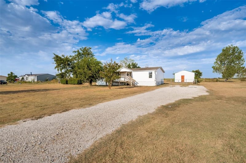 603 County Road 2133, Valley View TX 76272