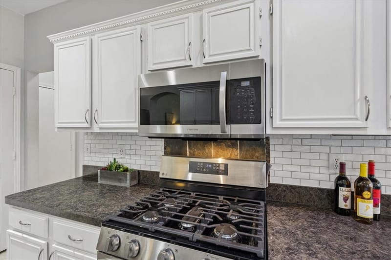 5948 Hillview Drive, Watauga TX 76148 - Photo 7