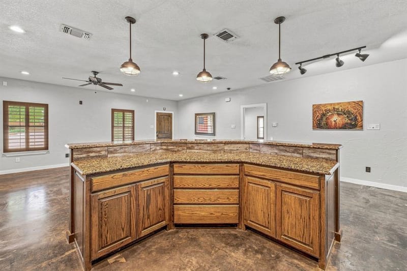 1001 Marigold Court, Granbury TX 76049 - Photo 9
