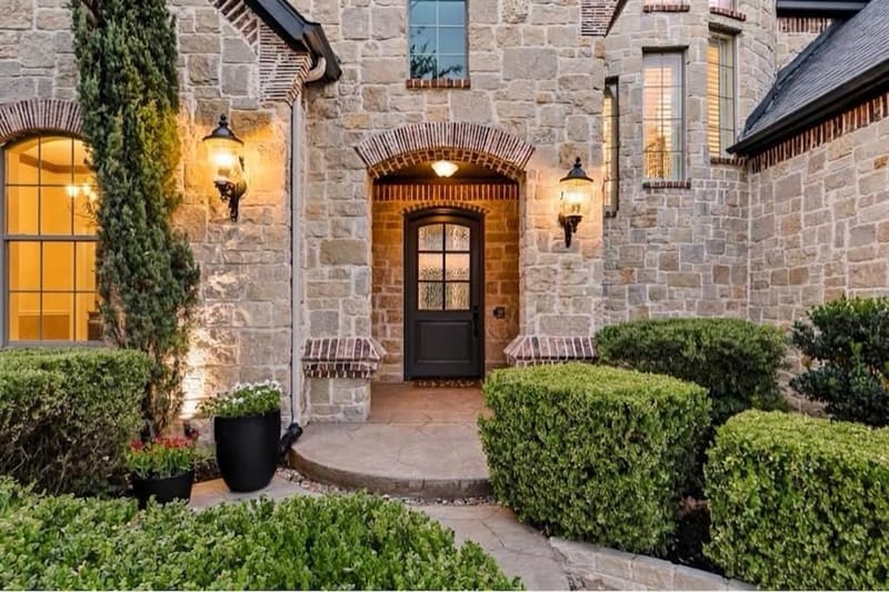 4528 Warwick Lane, Frisco TX 75034 - Photo 2