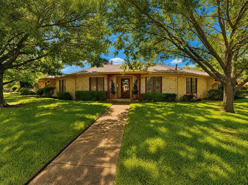 7260 Alto Caro Drive, Dallas TX 75248 - Photo 2