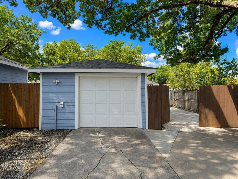 903 Moore Street, McKinney TX 75069 - Photo 32