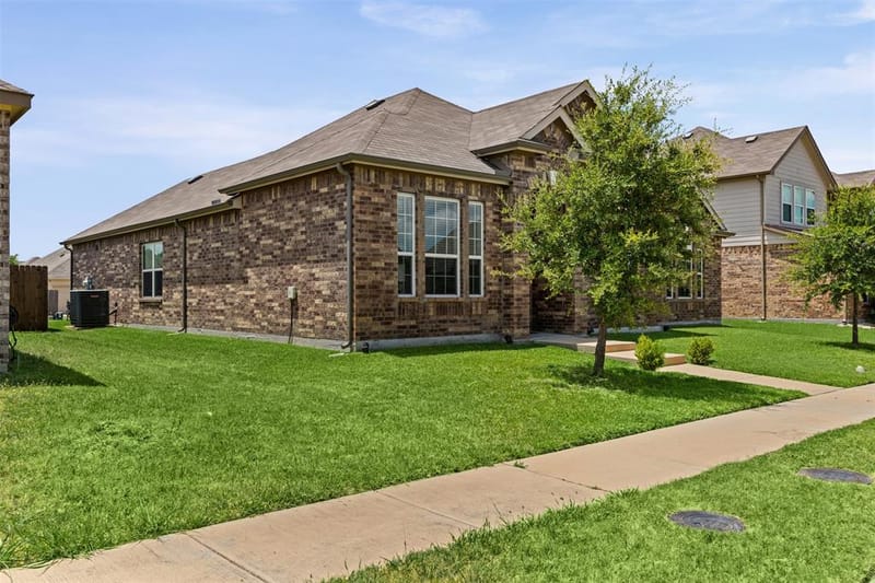 2038 Buttonwood Street, Lancaster TX 75146 - Photo 5