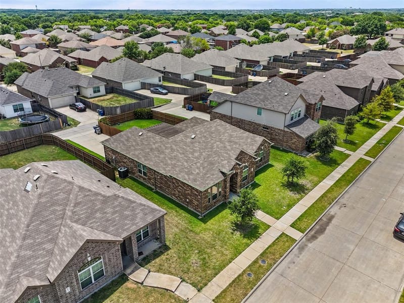 2038 Buttonwood Street, Lancaster TX 75146 - Photo 31