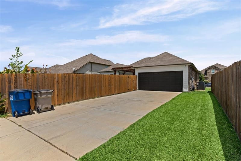 2038 Buttonwood Street, Lancaster TX 75146 - Photo 29