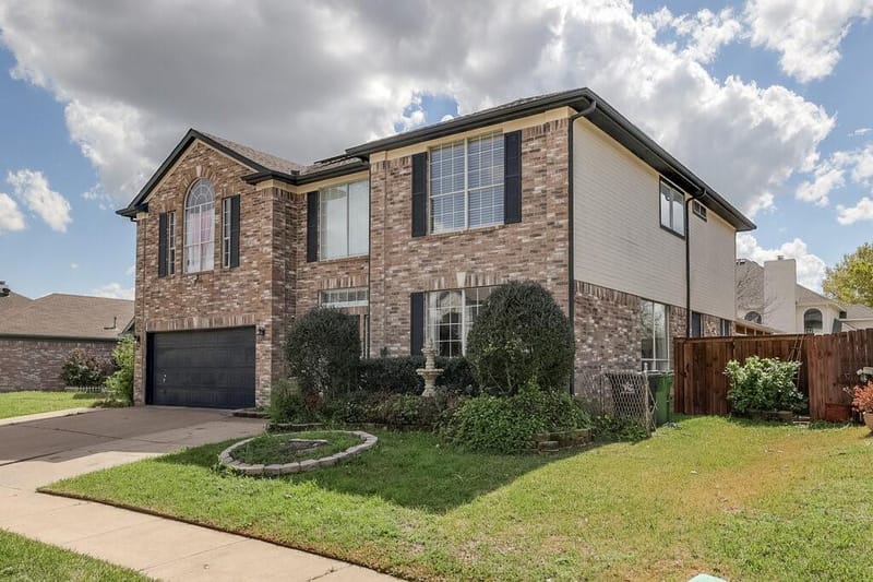 706 Gentry Drive, Arlington TX 76018 - Photo 3