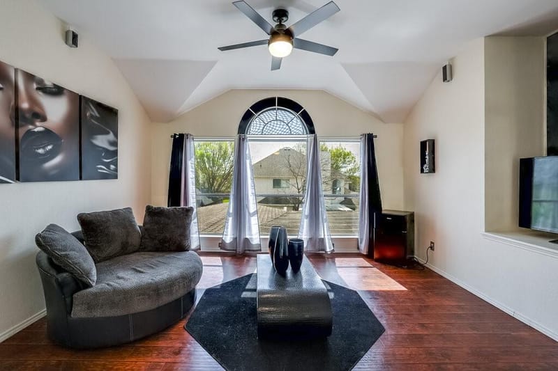 706 Gentry Drive, Arlington TX 76018 - Photo 10
