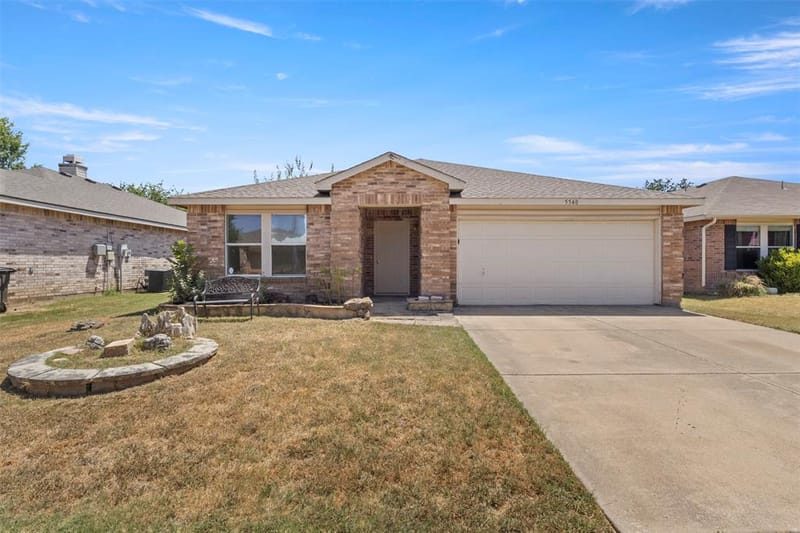 5540 Camarillo Drive, Fort Worth TX 76244