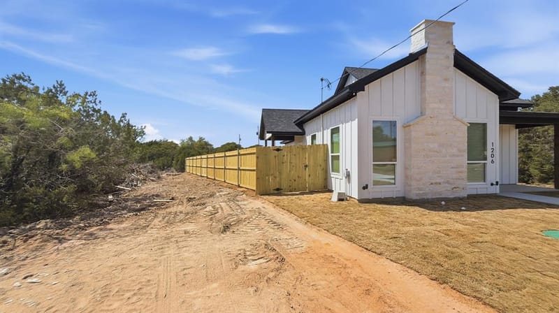 1206 Thicket Court, Granbury TX 76048 - Photo 6