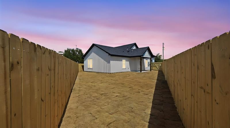 1206 Thicket Court, Granbury TX 76048 - Photo 12